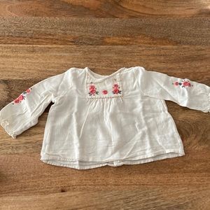 Bonpoint long sleeves blouse with embroidered flowers in size 6months